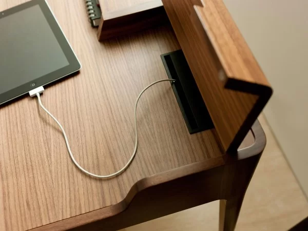 Saffo Desk by Porada - wood details