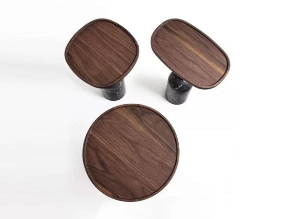 La forma ovale, tonda e quadrata per la base del tavolino Ekero