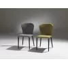 Der Stuhl Astrid von Porada in zwei Farben