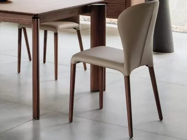 A different colour of the Porada Astrid Chair