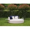 Das Belt Daybed in einem Garten
