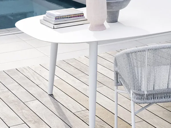 Détails de la table Varaschin Ellisse