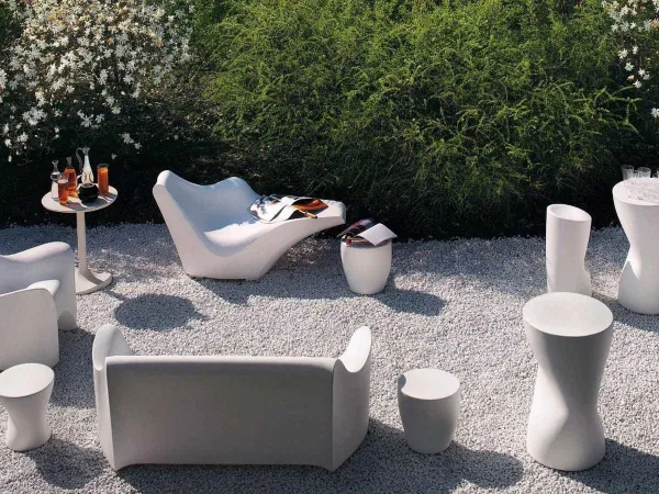 Chaise longue Tokyo Pop con altri elementi della stessa collezione