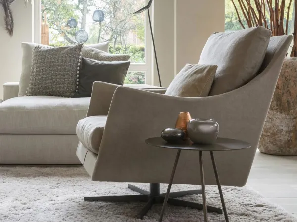 Fauteuil Boss Flexform dans la version avec une base pivotante à cinq branches