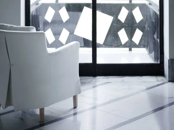 LA poltrona Ariel disegnata da Piero Lissoni per Living Divani