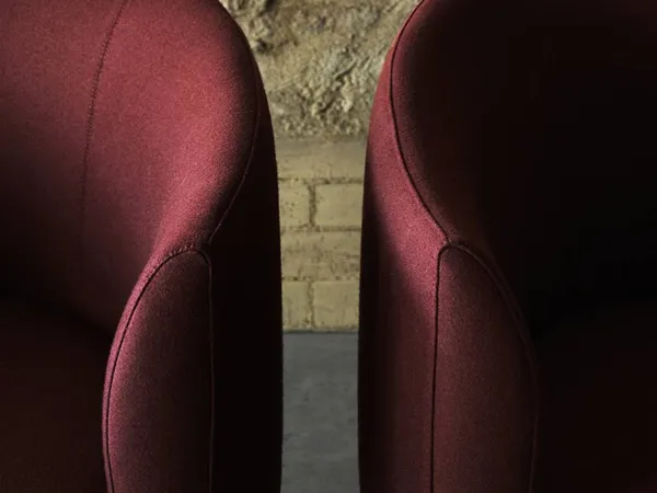 Details of the armrest of the Era armchair by Living Divani