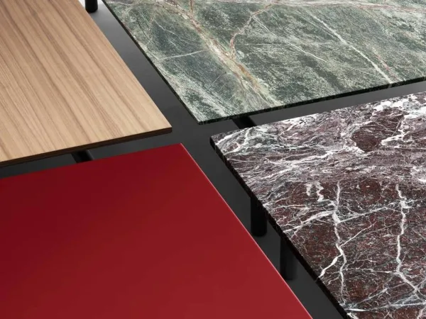 Marmor- und Holzversion des Sumo Couchtischs