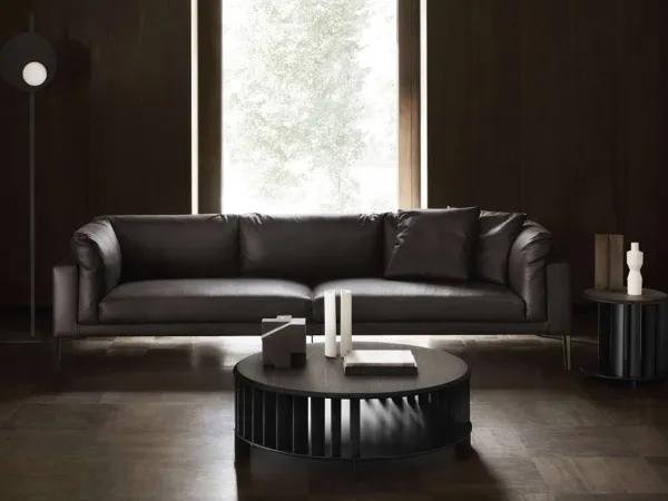 Der Islands Couchtisch von Living Divani in einer Umgebung