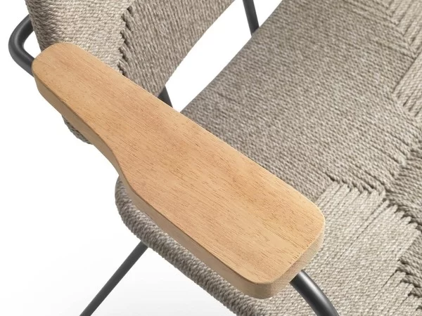 Details of the armrest of the Echoes outdoor armchair by Flexform