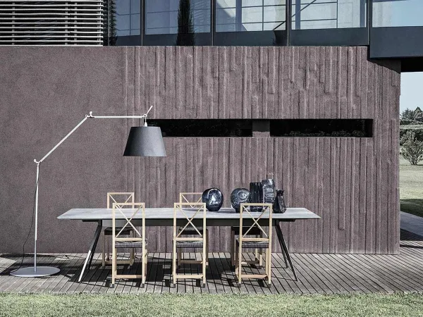 Zefiro Outdoor-Tisch im Garten