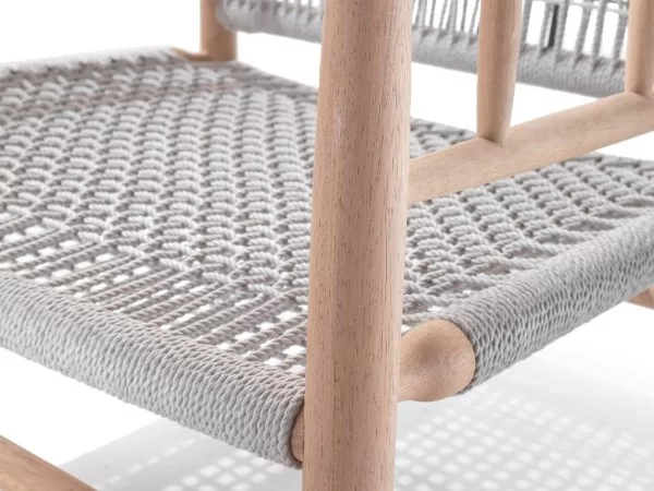 Details of the weave that characterizes the backrest and the seat of the Lee armchair