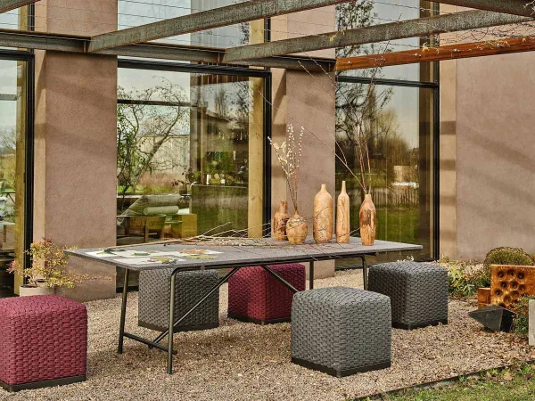 Tavolo Any Day outdoor in  un'ambientazione