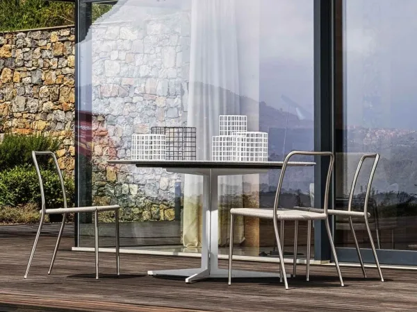 FlexformFly户外餐桌：实用性和多功能性