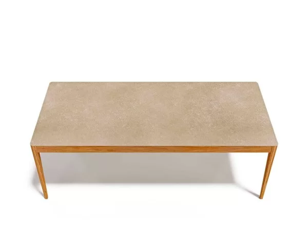 Version of the Dakota table with Sugar gres top