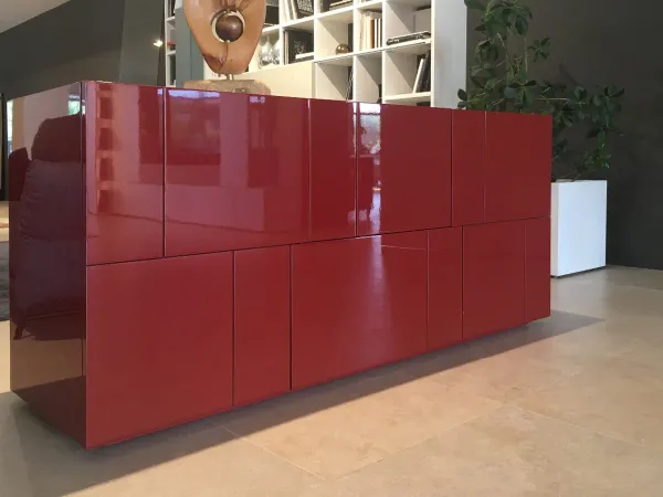 Laque brillante pour le buffet Ortelia de Lema