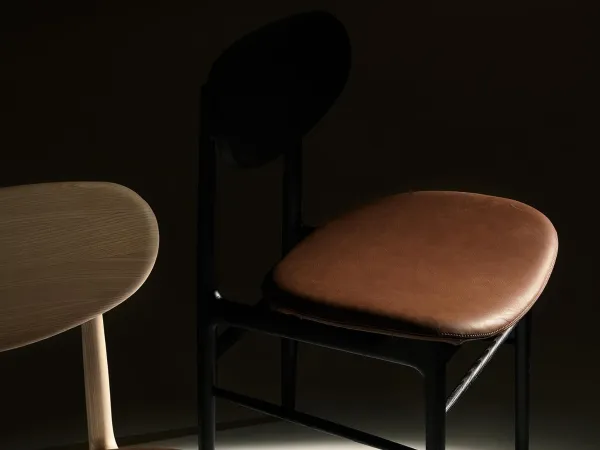 Detalles del asiento y de la estructura de la silla Fred