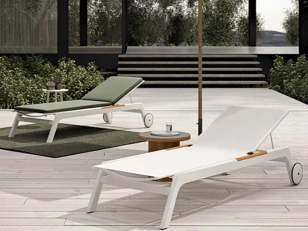 Due versioni diverse del lettino Nevada