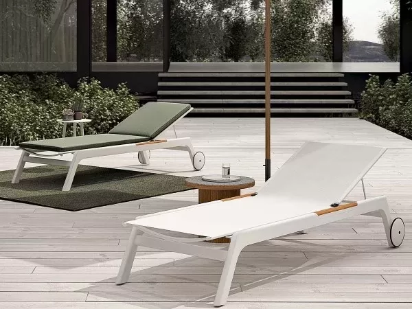 Due versioni diverse del lettino Nevada