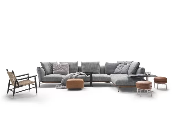 El sofá Ambroeus de Flexform con otros elementos de Flexform