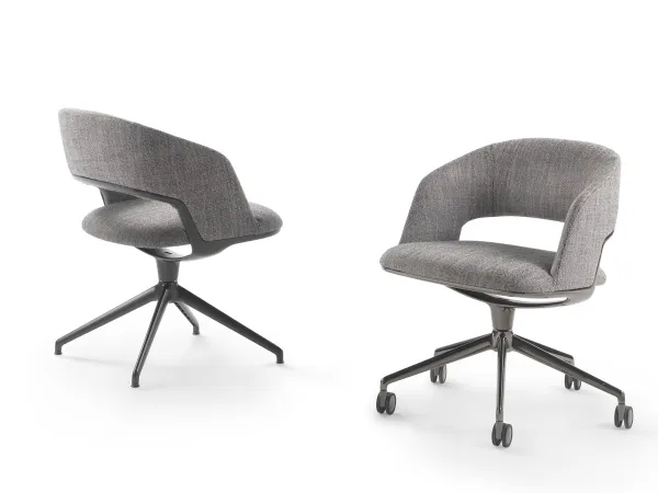 Version fixe et version avec mécanisme de retour automatique du fauteuil Alma