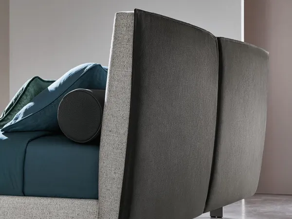 Details des Kopfteils des Book Bettes von Twils