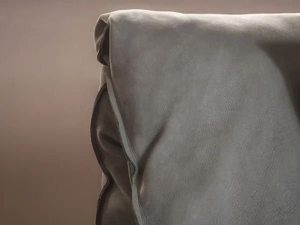 Details of the Casablanca bed back cushioning