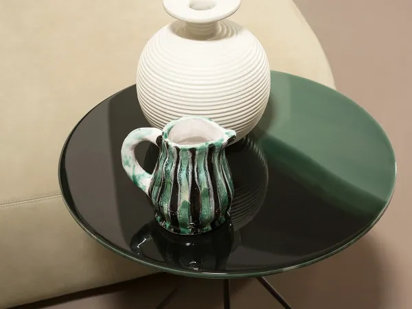 The Liquid coffee table in the Wood resin finish