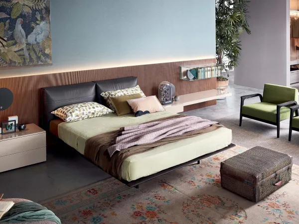 我的夜晚：一张由 Lema 的床，体积宽敞