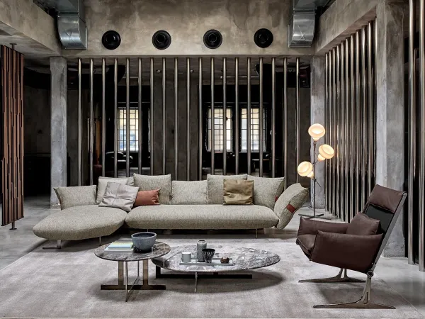 Le canapé Smooth Operator de Arketipo avec une chaise longue