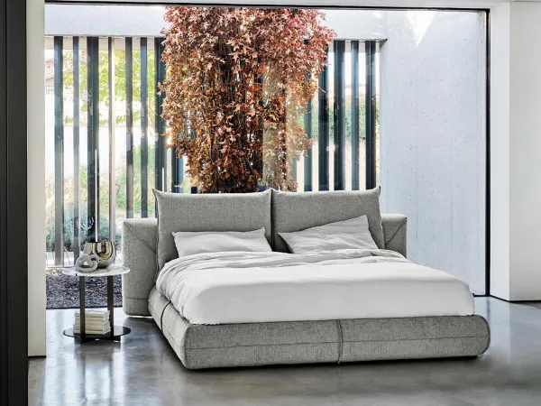 La cama Starman Dream en una habitación