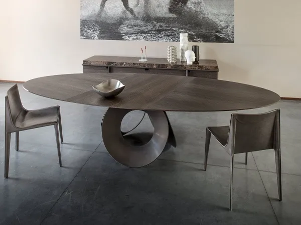 La silla Emily en un comedor