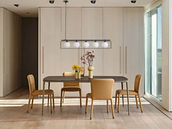 La chaise S1 dans une salle à manger