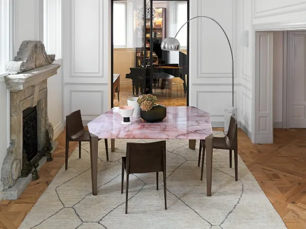 Arketipo Milestone table in the version with Flamingo Quartz marble top