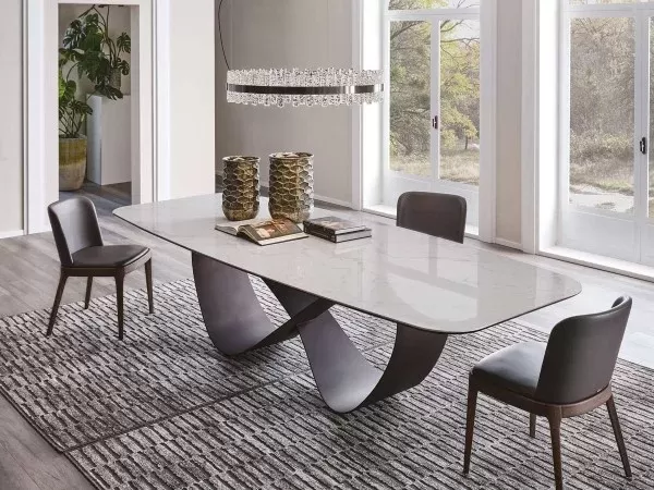 The Butterfly Keramik table with a ceramic top