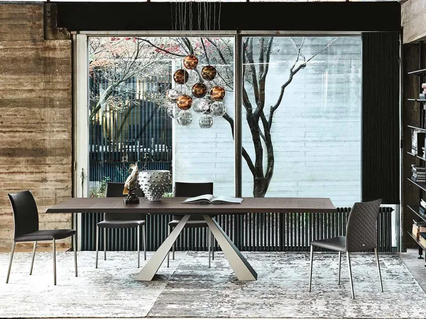 Il tavolo Eliot Wood di Cattelan Italia nella versione Drive