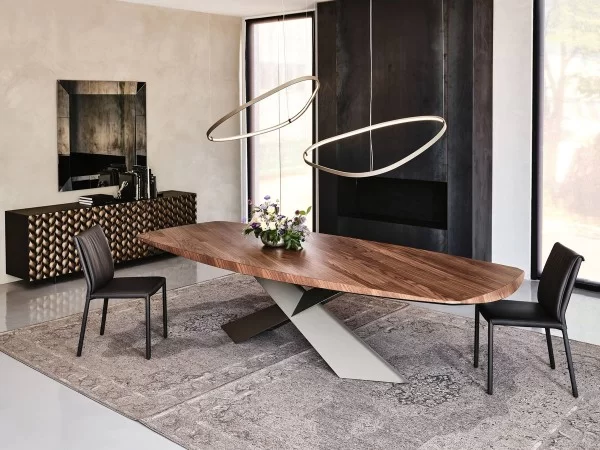 The Tyron Wood table with Canaletto Walnut wood top