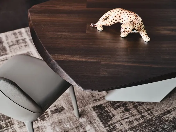 Detalles de la encimera de la mesa Tyron Wood