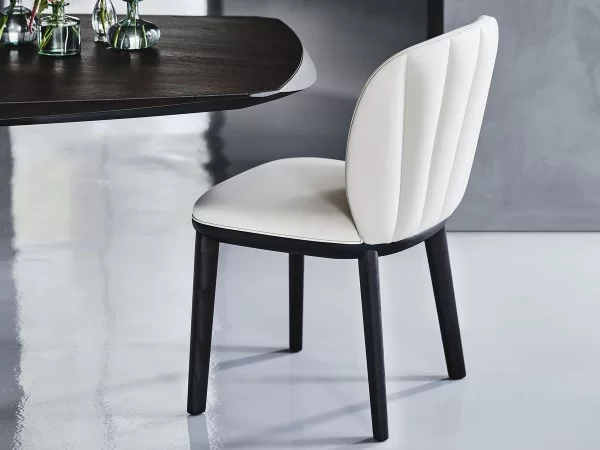 The Chrishell chair by Cattelan Italia - quilted pattern of the shell