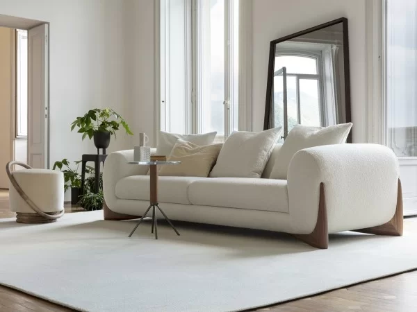 Linear version of the Softbay sofa by Porada