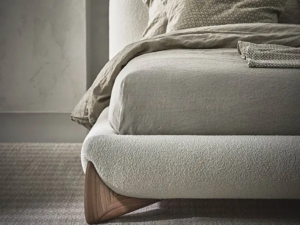 Details of the bed frame and feet of the Softbay bed by Porada