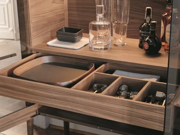 Details of the Atlante Bar drawer and compartments