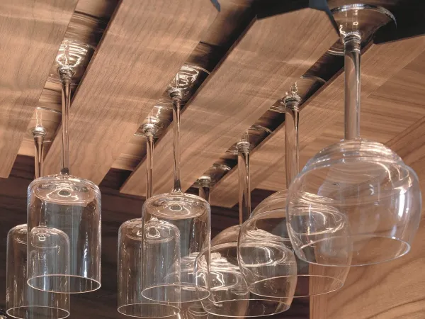 Compartiment interne du porte-verre du meuble Atlante Bar