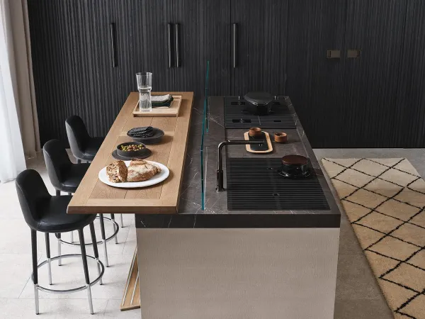 L'isola Italia in acciaio inox