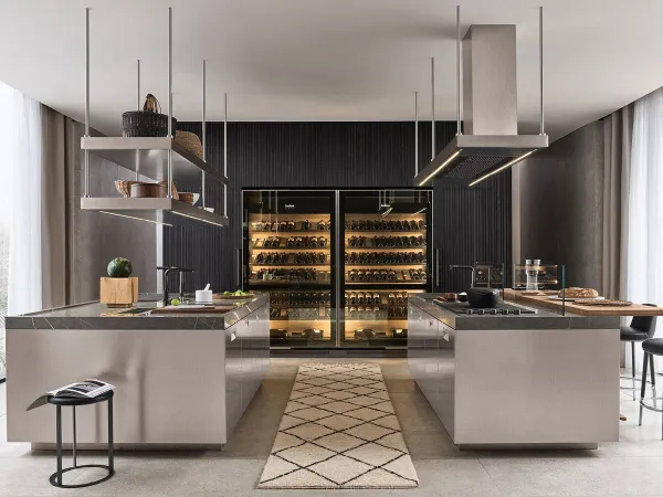 Die Italia-Insel mit der Boiserie-Wand