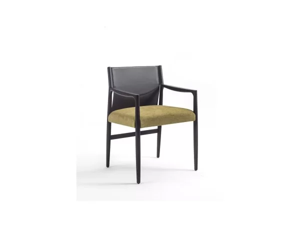 Porada 设计的 Sveva 椅子