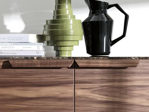 Details of the handles of the Atlante 4 sideboard by Porada