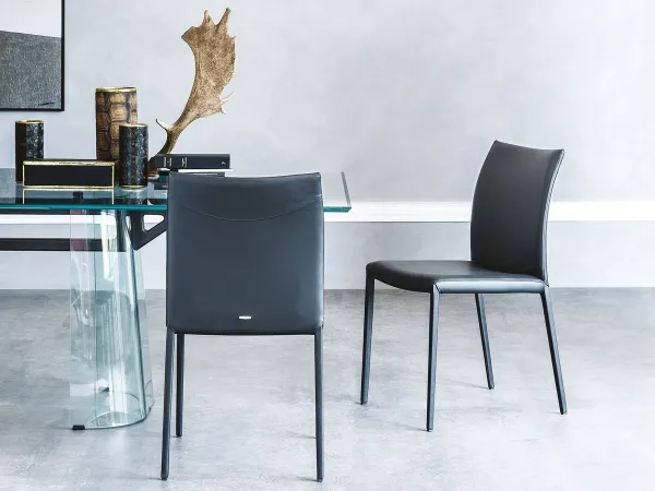 La silla Norma en un comedor