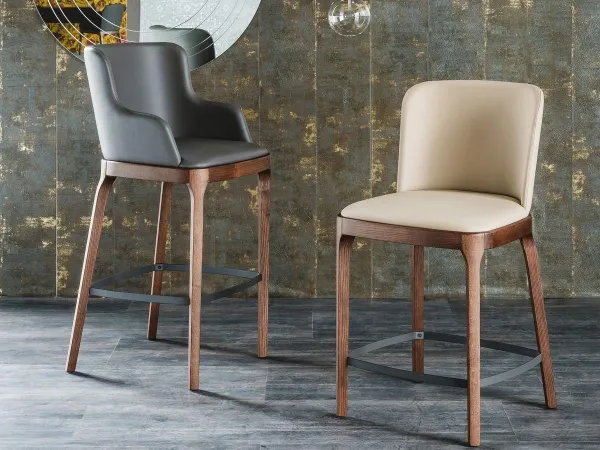Tabouret Magda de Cattelan Italia - version avec accoudoirs et sans accoudoirs