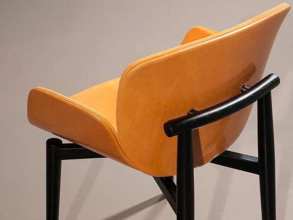 Details of the backrest of the Jorgen chair by Baxter
