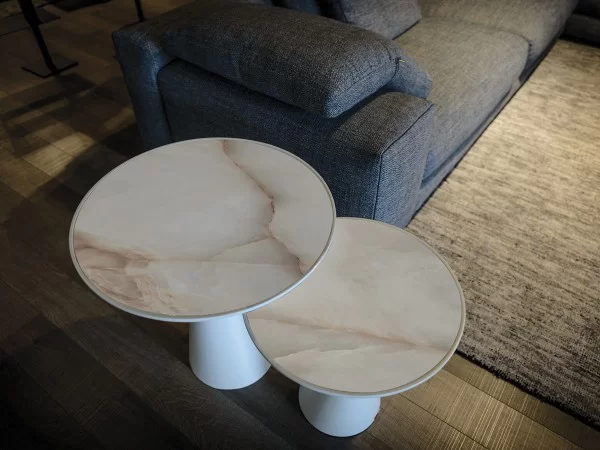 The Peyote coffee table in the Keramik version